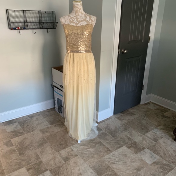 Dresses & Skirts - Long dress size m/l Dresses & Skirts - Long dress size m/l